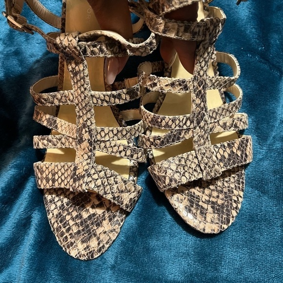 Strappy summer sandal snakeskin size 8. Rockport by adiPrene adidas! Nice shoes - Picture 5 of 16